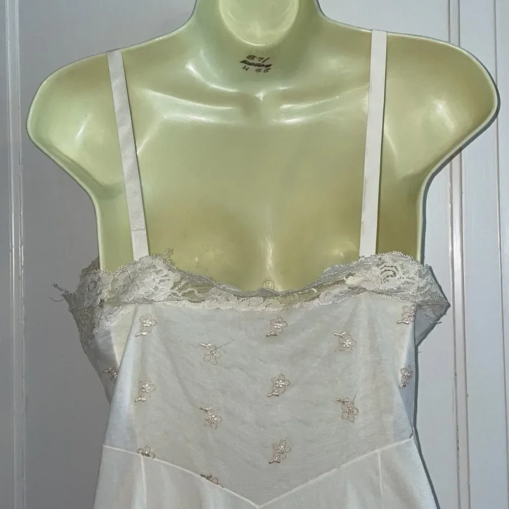 ‎Vtg 50s cream colored nylon full slip - Picture 5 of 8